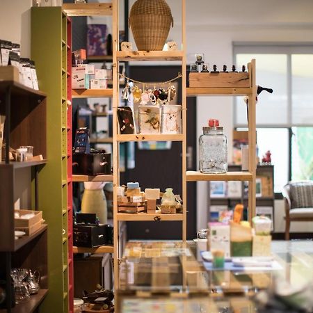 黑琵軼棧湖濱旅宿 K&B Happy Hostel Tainan Eksteriør bilde